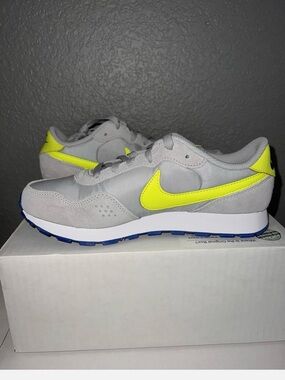 Nike Kids' Retro Runner Sneakers - MD Valiant